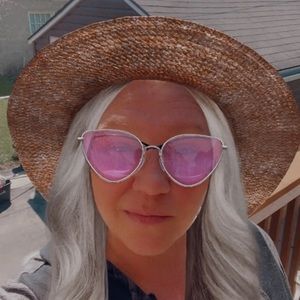 Meet your Posher, Robin